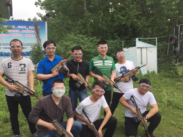 紫電公司開展戶外活動  慶?！拔逅摹鼻嗄旯?jié)