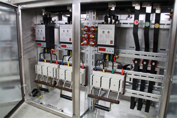 是什么導(dǎo)致低壓開關(guān)柜接連發(fā)生短路故障？